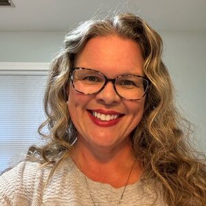 Meet your Posher, Lori